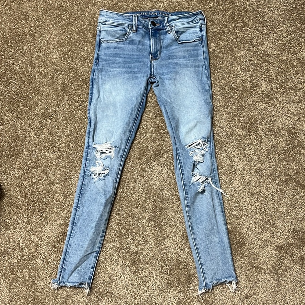 American Eagle Distressed Super Stretch Jeggings size 2 short
